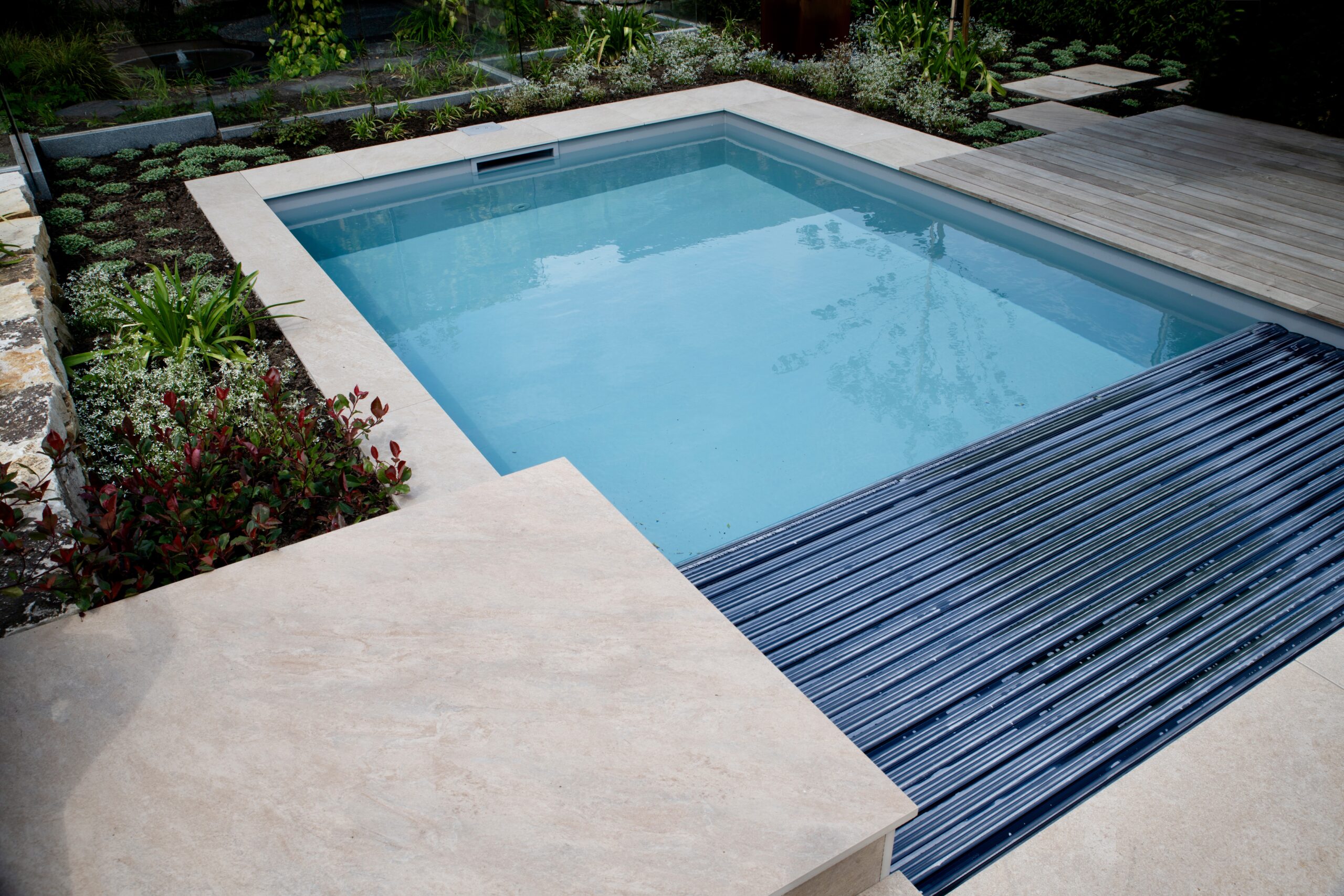 Poolabdeckungen_Unterflurrollade